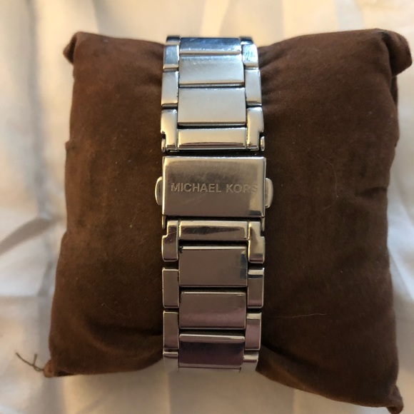 Michael kors watch - Picture 5 of 7